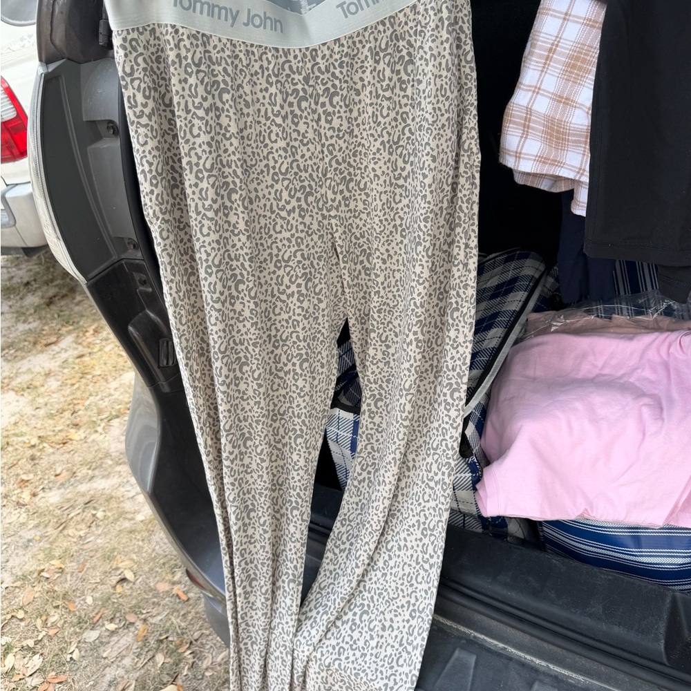 Tommy John second skin Cream and Taupe Leopard Lounge Pants